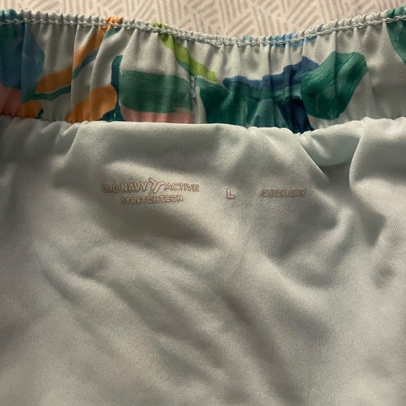 Women's Printed Athletic Shorts - Picture 4 of 5